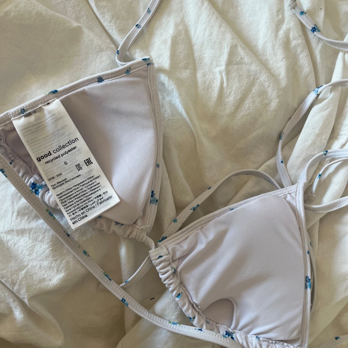 Vit blommig volangbikini från Good Collection - 3