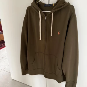 Olivgrön hoodie från Polo Ralph Lauren - Olivgrön kofta från Ralph Lauren