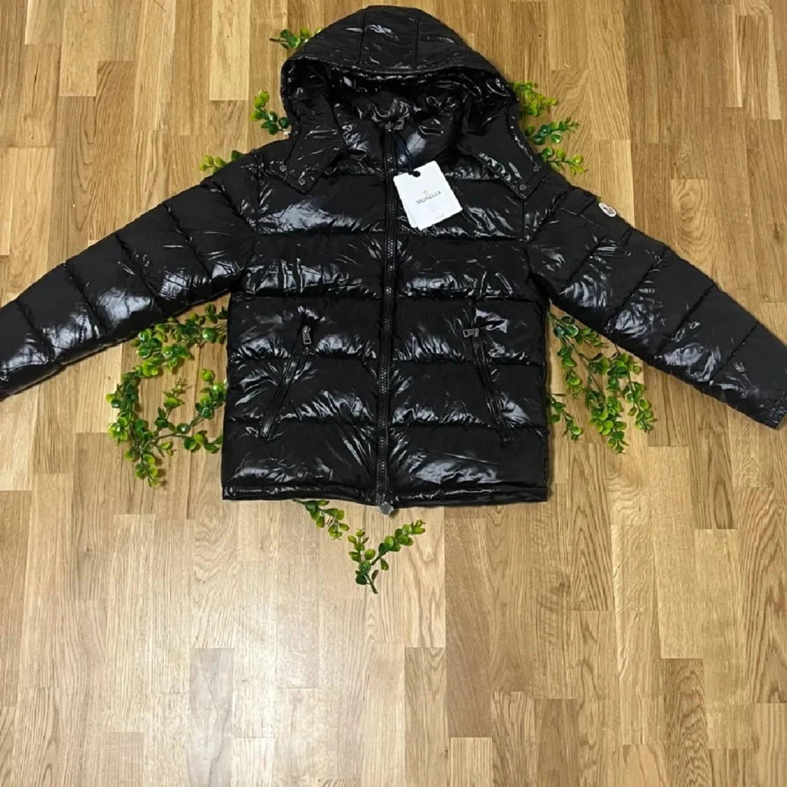 Svart dunjacka från Moncler !passa på nu!