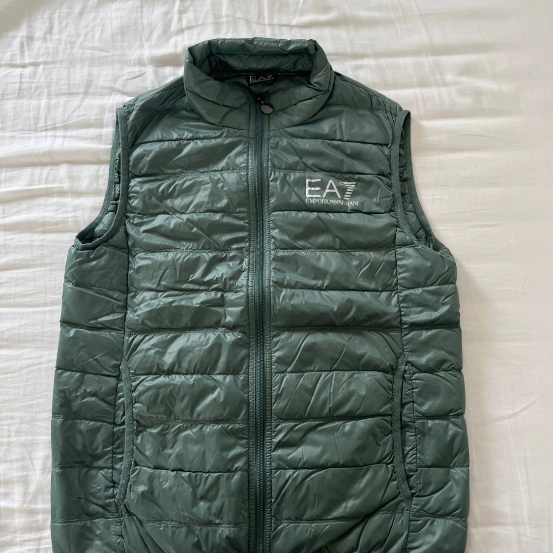 Grön dunväst från Emporio Armani EA7