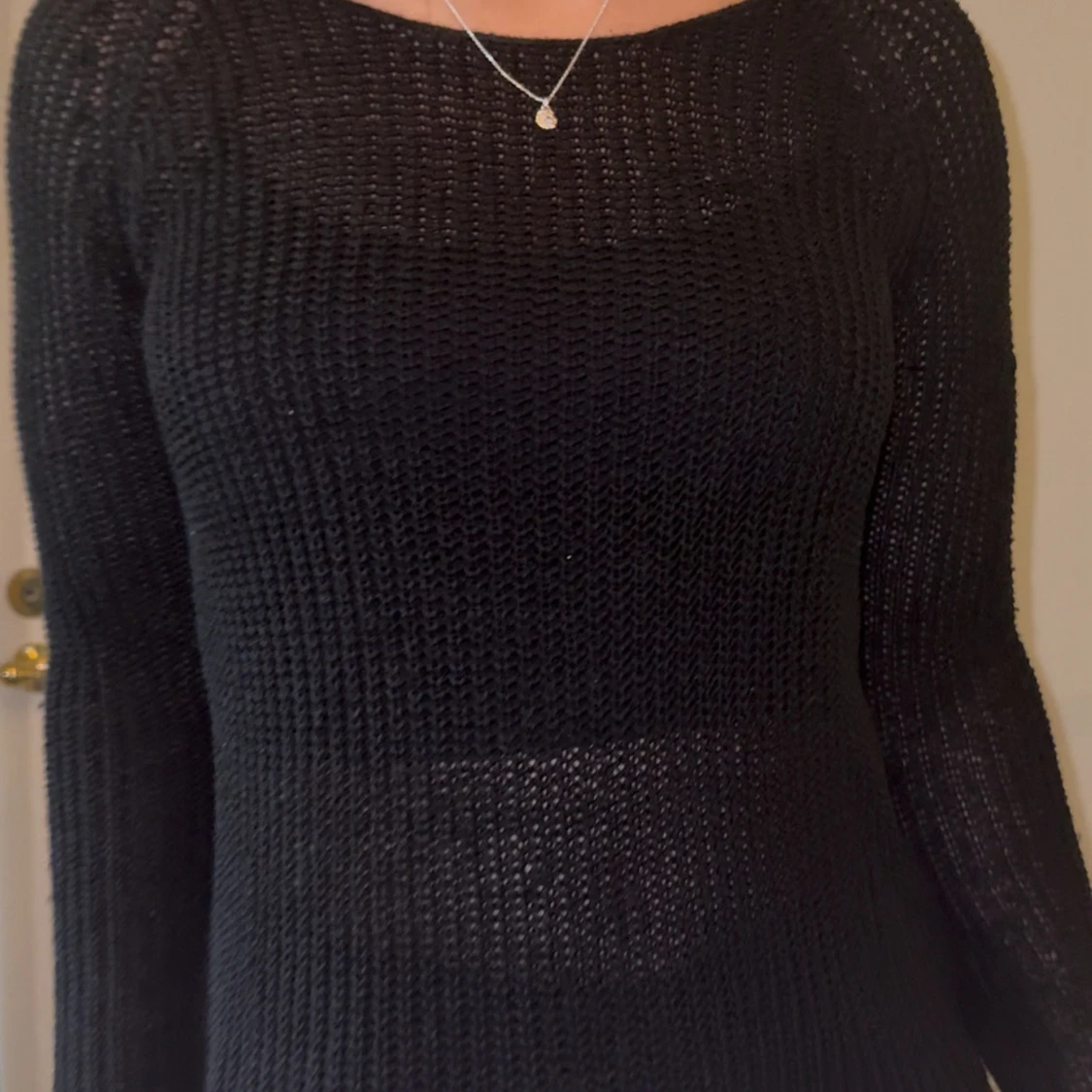 Svart stickad långärmad tröja - 2