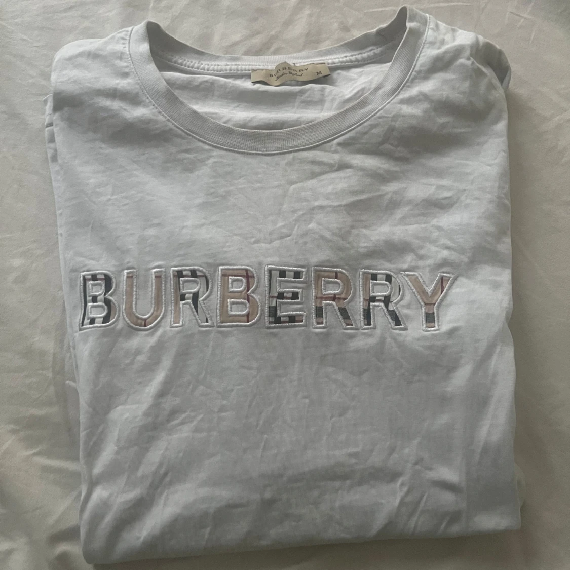 Burberry tshirt