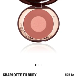 Charlotte Tilbury blush  - Färg: walk of no shame. Endast testad!