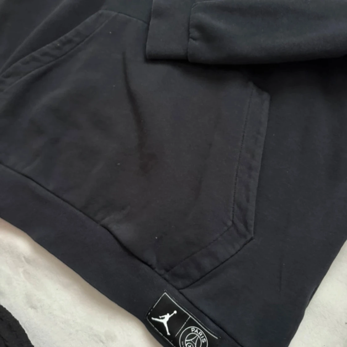 Svart PSG x Jordan hoodie med tryck - 4