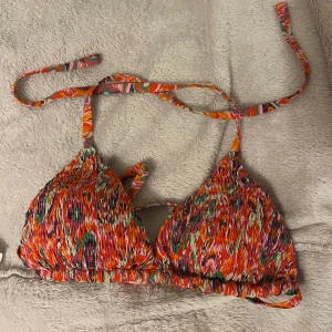 Calzedonia bikini - Jättefin bikiniöverdel från Calzedonia som endast är använd ett par gånger💕