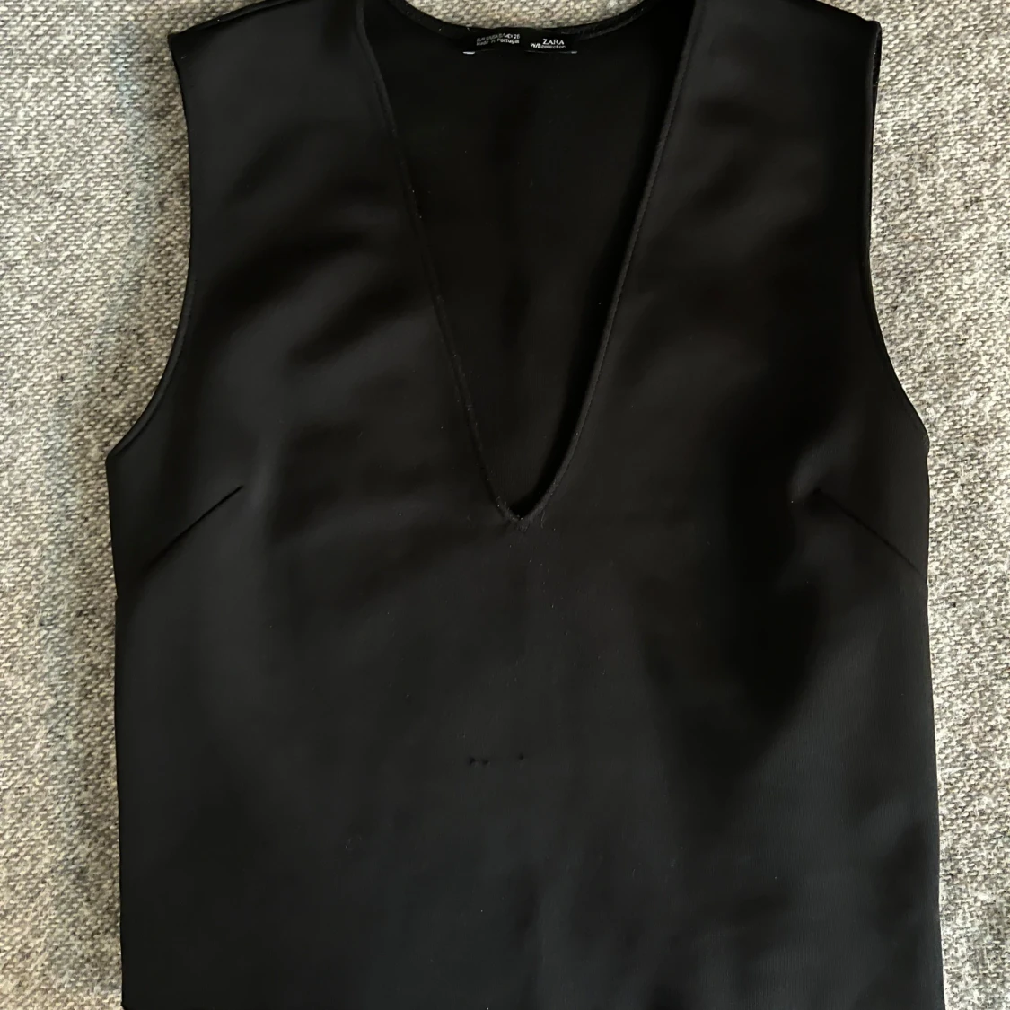 Svart ärmlös topp från Zara - 1