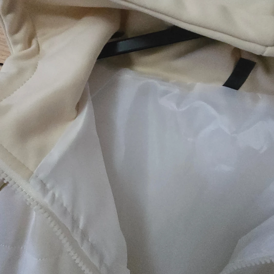 Beige quiltad hoodiejacka med dragkedja - 2