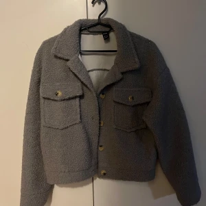 Grå teddyjacka från Shein - Teddyjacka