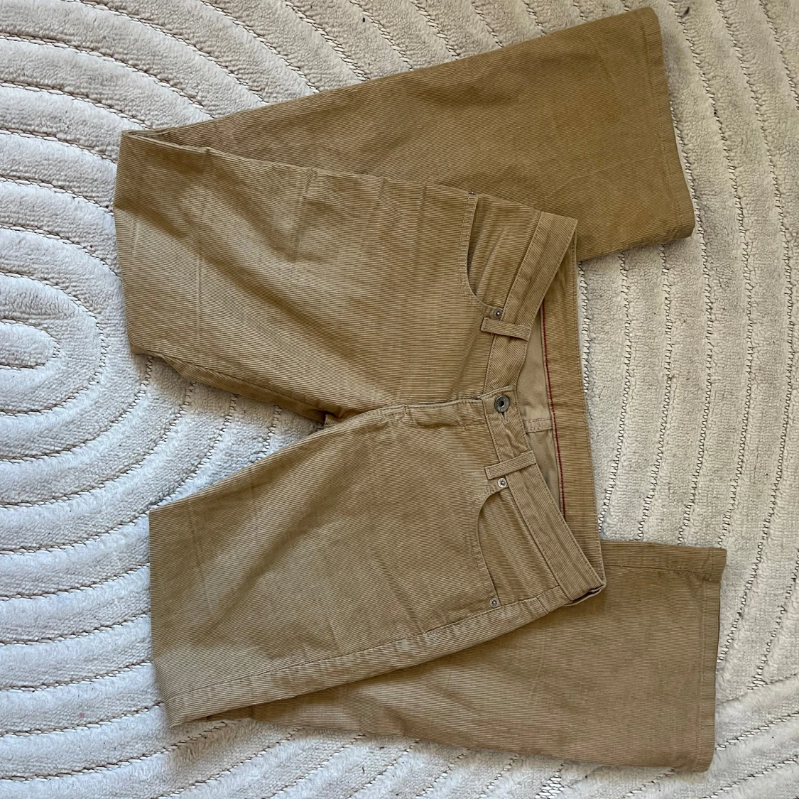 Beiga lågmidjade bootcut manchesterbyxor  - 3