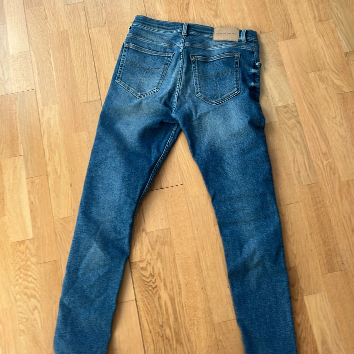 Blå jeans från Tiger of Sweden - 1