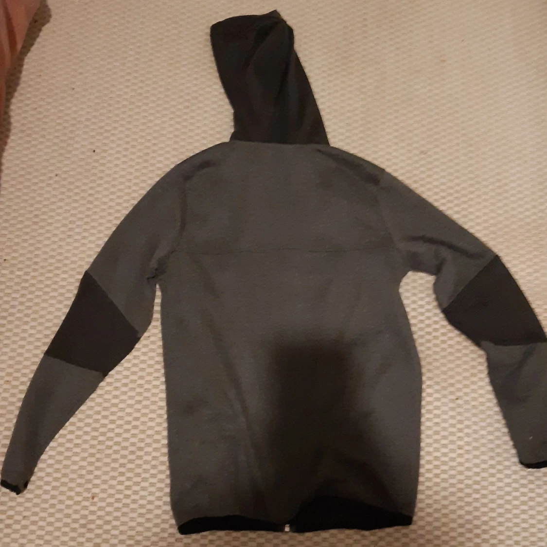Svart hoodiejacka från Hugo Boss - 4