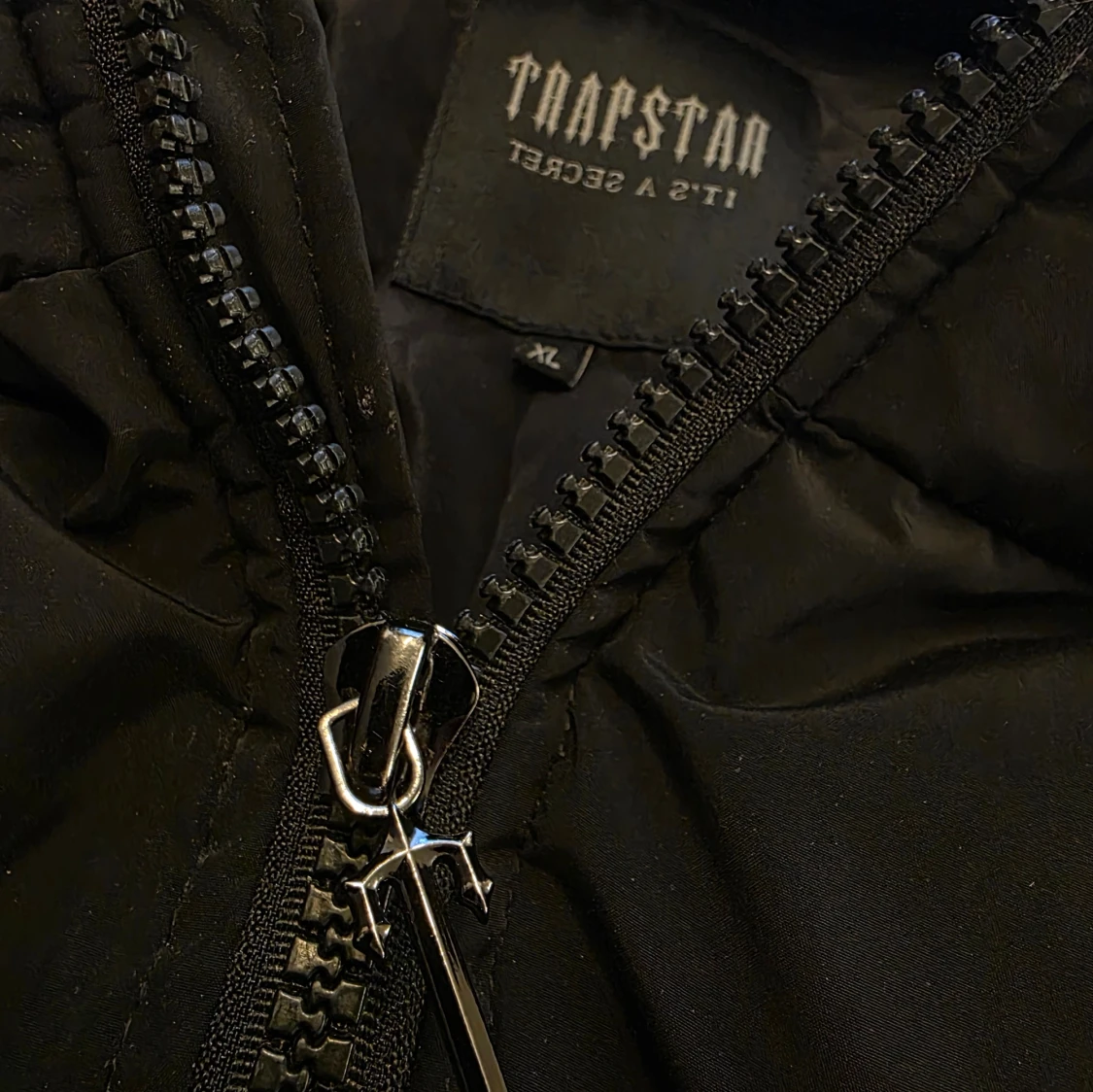 Svart pufferjacka från Trapstar - 4