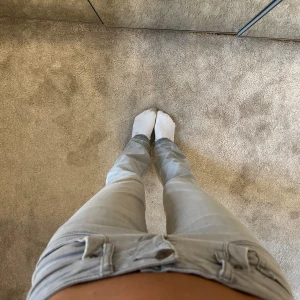 Ltb jeans - Gråa low waist bootcut ltb jeans! Modell: valerie storlek: 26/30