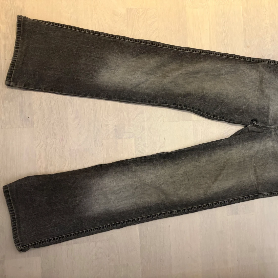 Evisu - grå jeans bootcut 33 - 2