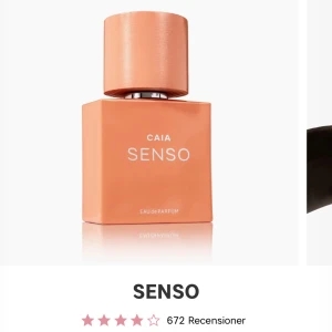 CAIA SENSO Eau de Parfum - Säljer denna somriga perfym från Caia 🌸🧡 Haft den ett tag men har den inte som favorit och kommer därför aldrig till användning. Helt som ny, tagit kanske fem sprut totalt. Nypris 595kr. Pris kan diskuteras. 