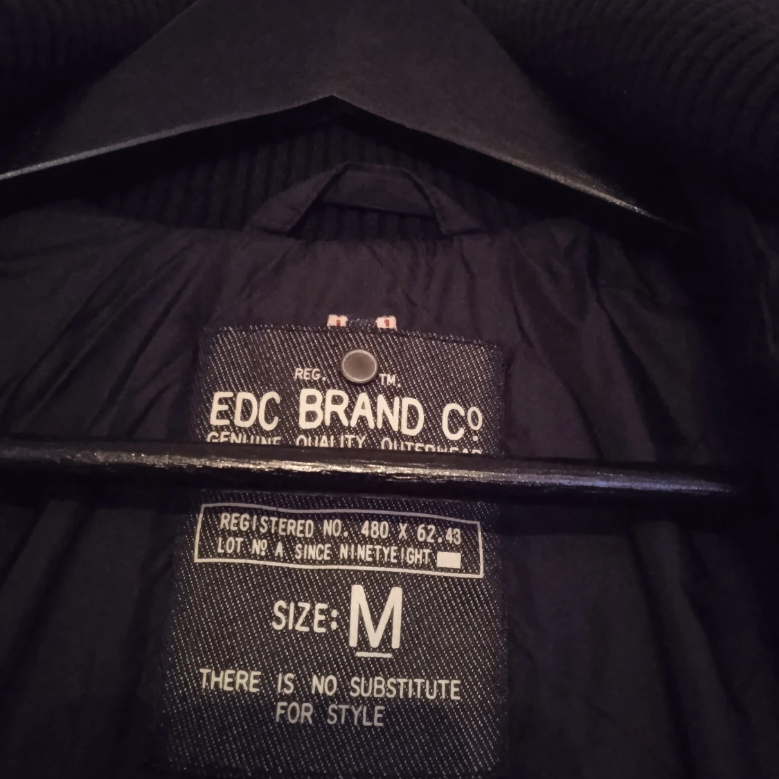 Svart quiltad jacka från EDC Brand Co - 2