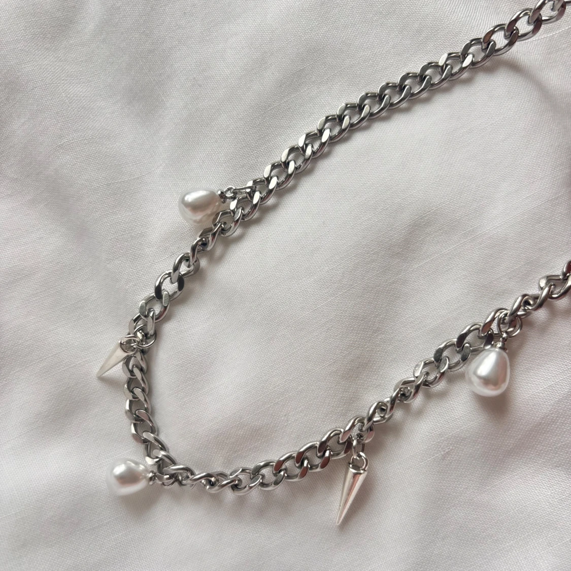 SPIKY PEARL HALSBAND - 2