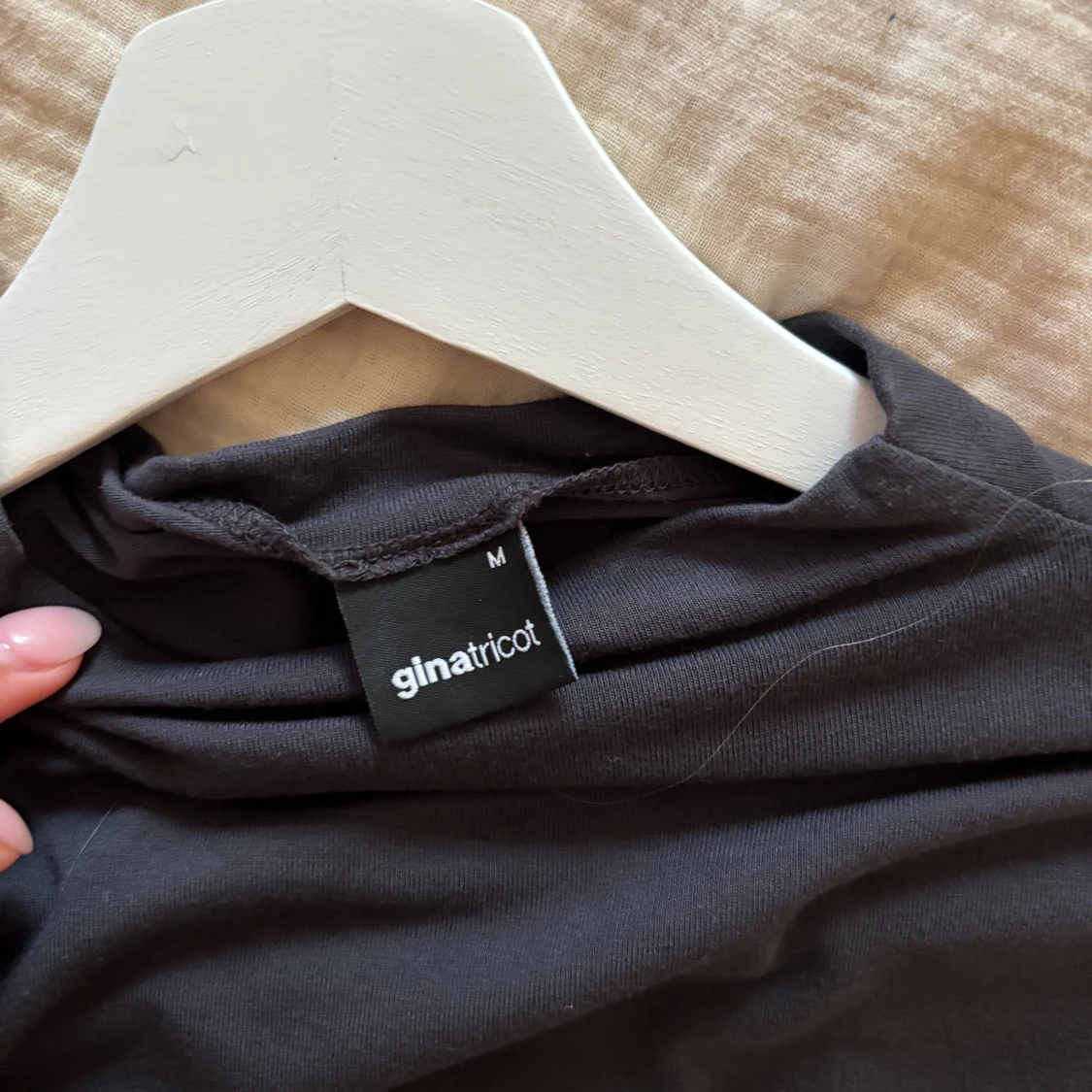 Svart topp från Gina Tricot - 2