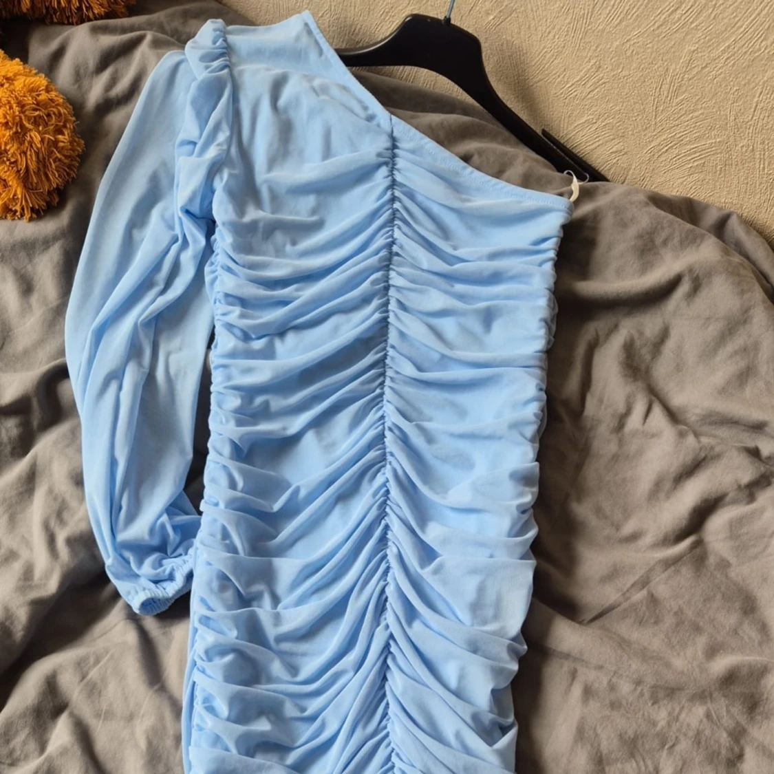 Ljusblå one shoulder kortklänning - 3