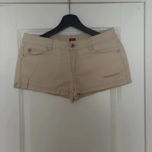 NMX Shorts - Säljer denna då den inte längre används.  Pris går att diskuteras.