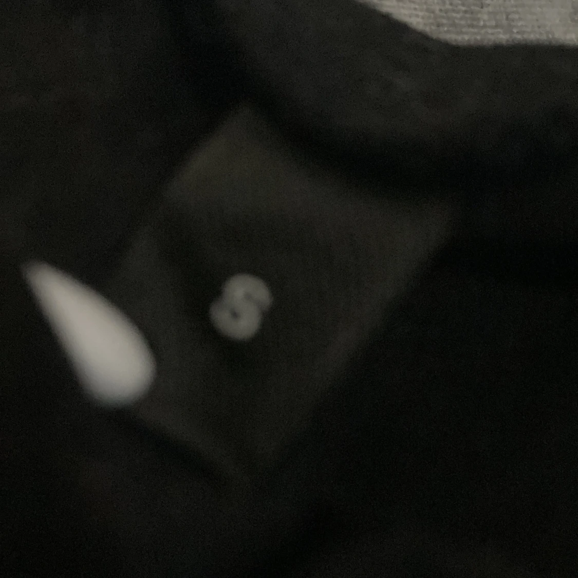 Oversized Svart t-shirt med vit stjärntryck - 1