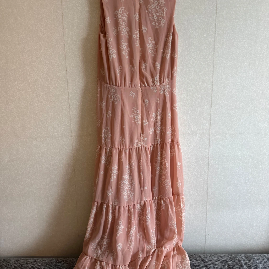 Ljusrosa långklänning med blommigt mönster - 3