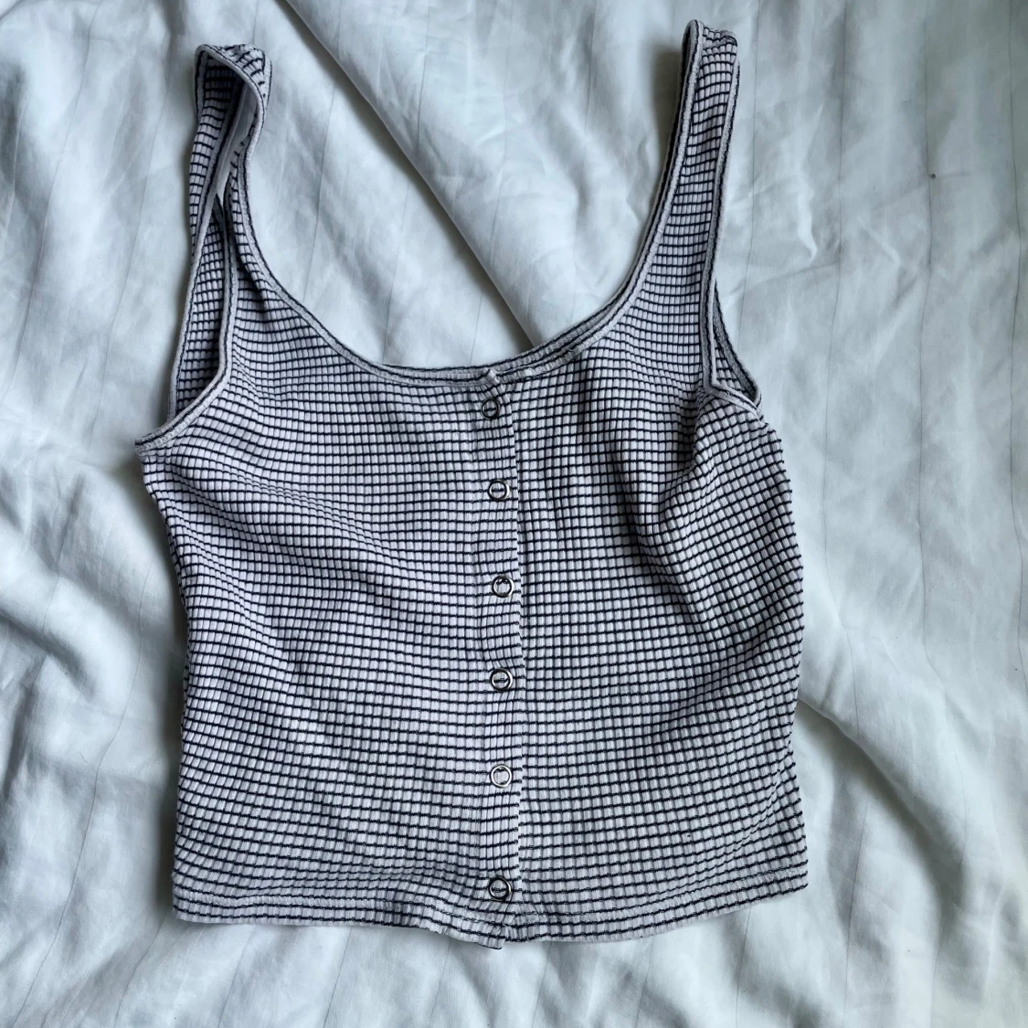 Vit och svart rutig croppad linnetopp