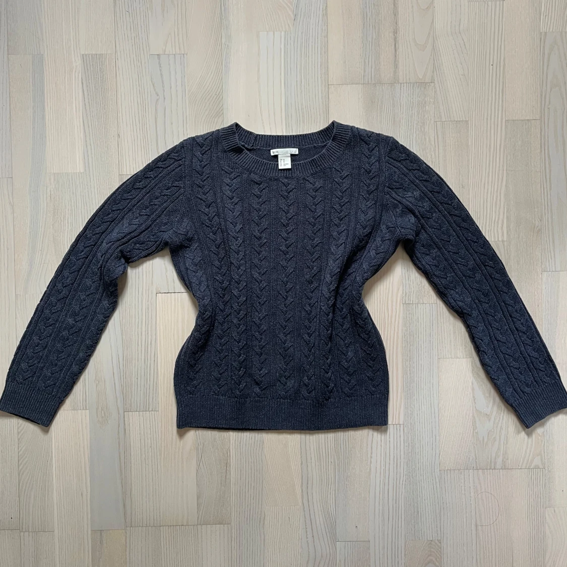 Marinblå tröja  - 1