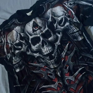 Rock Angel t-shirt med dödskallar - hard döskalle tröja🧘🧘 båda sidorna är likadana så bli inte trollade❌❌