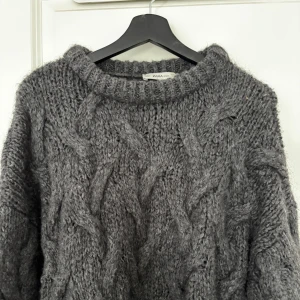 Stickad tröja - Jättesnygg och mysig stickad tröja! Perfekt inför hösten 🍂