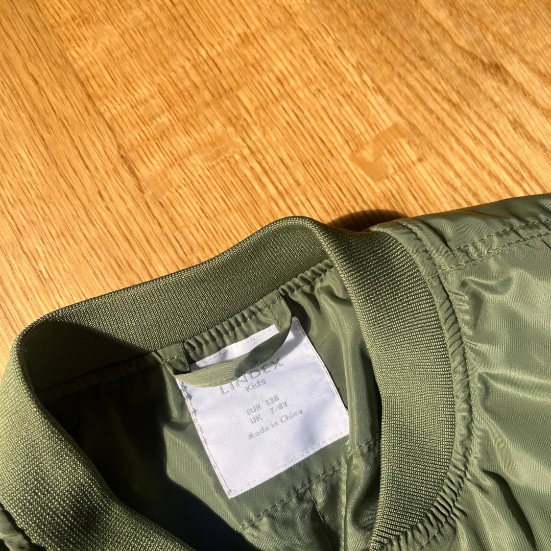 Rutig jacka med huva från Polarn O. Pyret & Bomberjacka från Lindex - 2