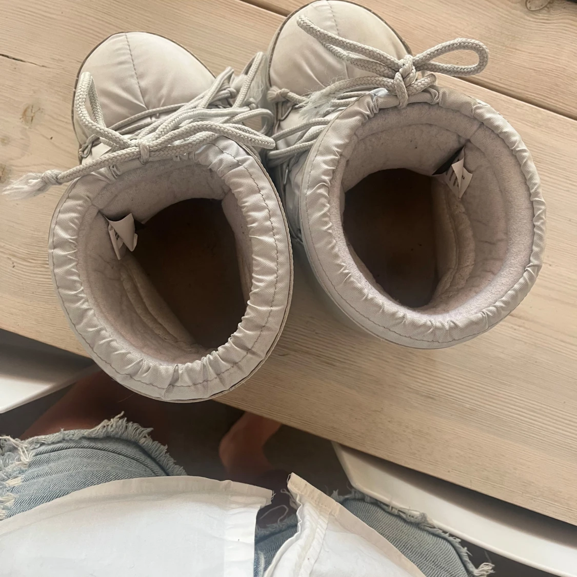 Moon Boot i ljusgrått med snörning - 2