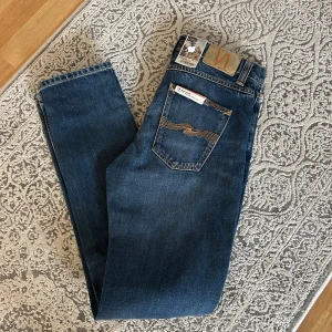 Nudie jeans lean dean - Helt nya nudie jeans i modellen lean dean! Längden är 29/32!