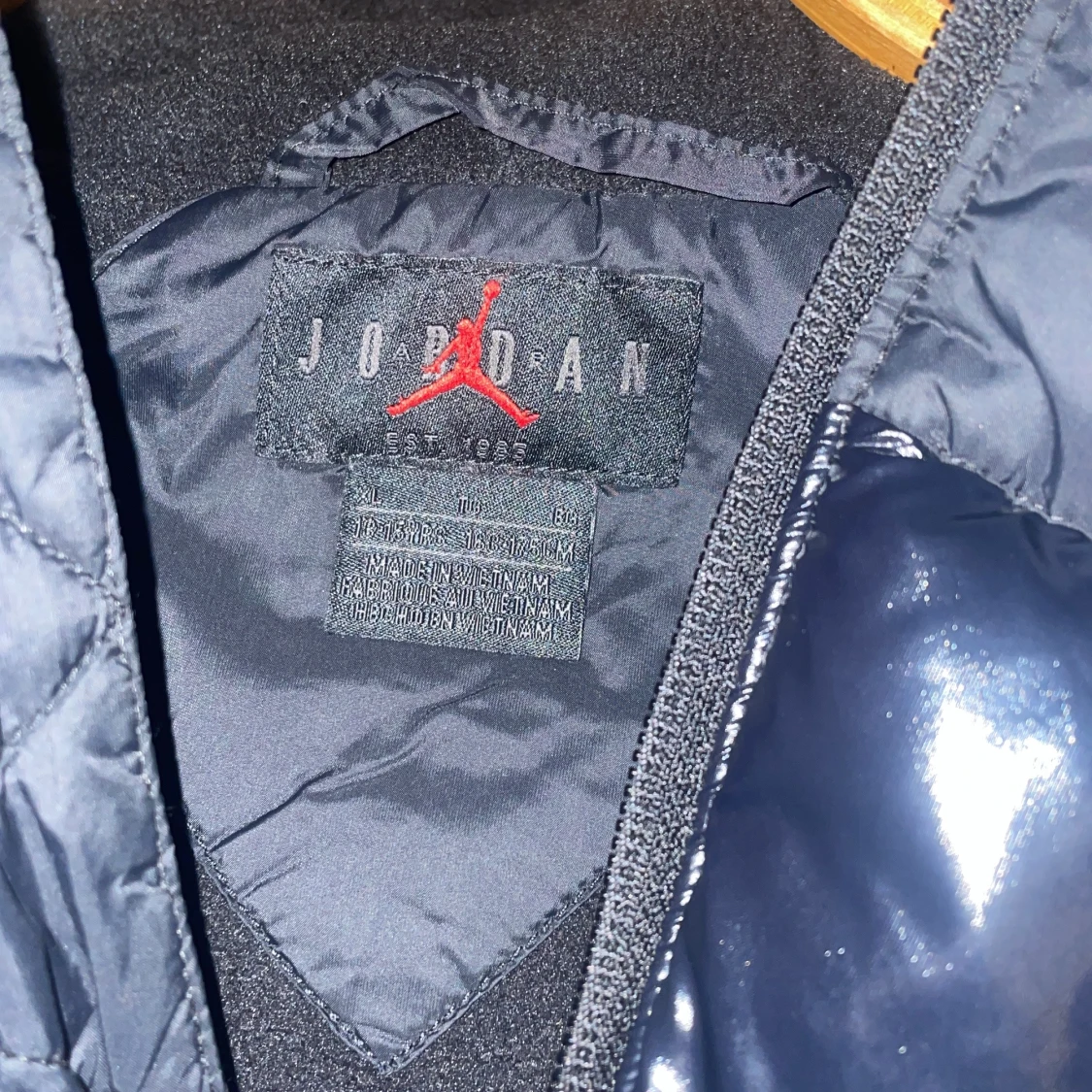 Svart pufferjacka från Jordan - 3