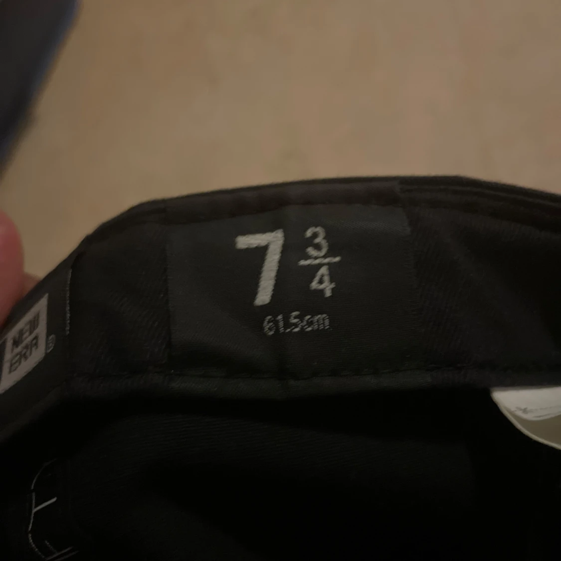 Svart/Röd keps från New Era - 3