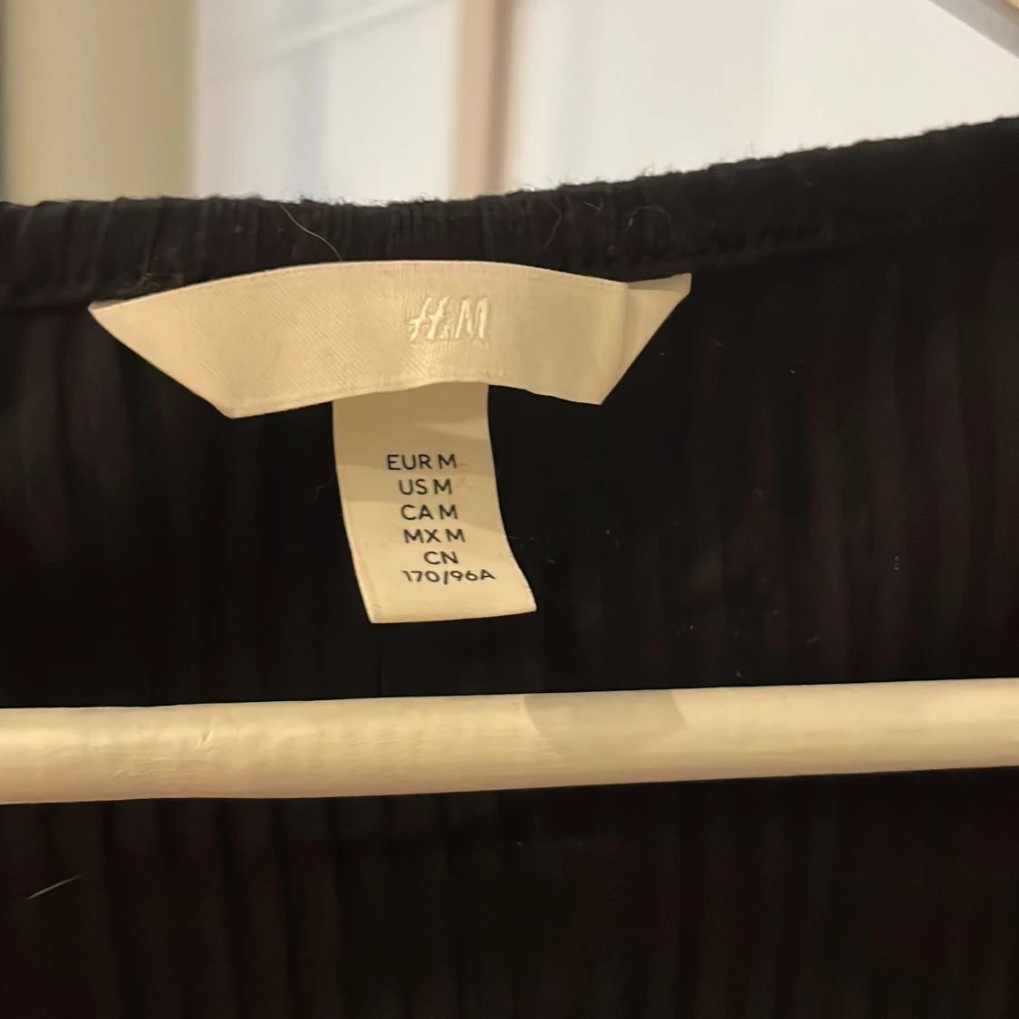 Svart ribbad bodysuit från H&M - 1