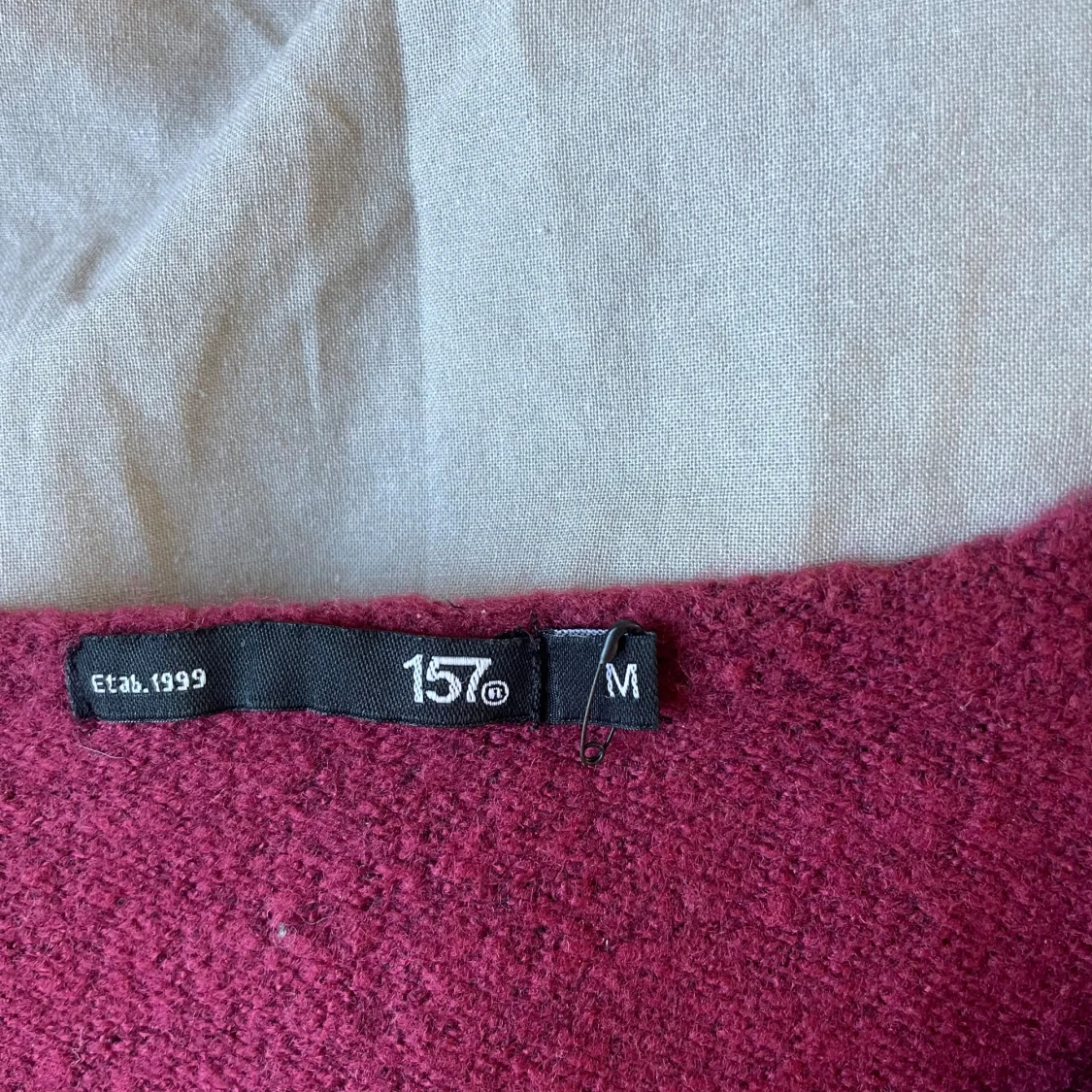 Vinröd stickad tröja - 4