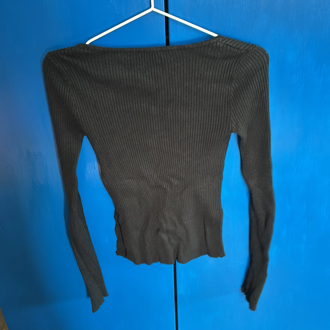 Svart ribbad tröja från Bik Bok - 1