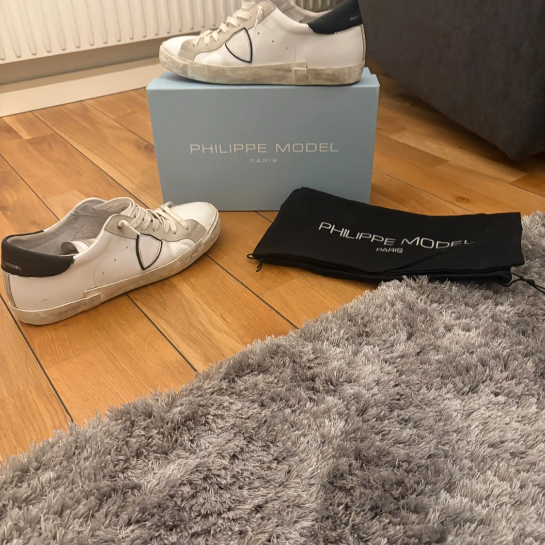 Vita sneakers från Philippe Model - 2