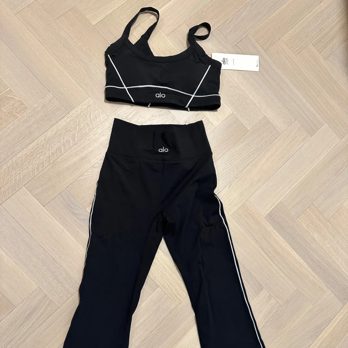 Svart träningsset från Alo