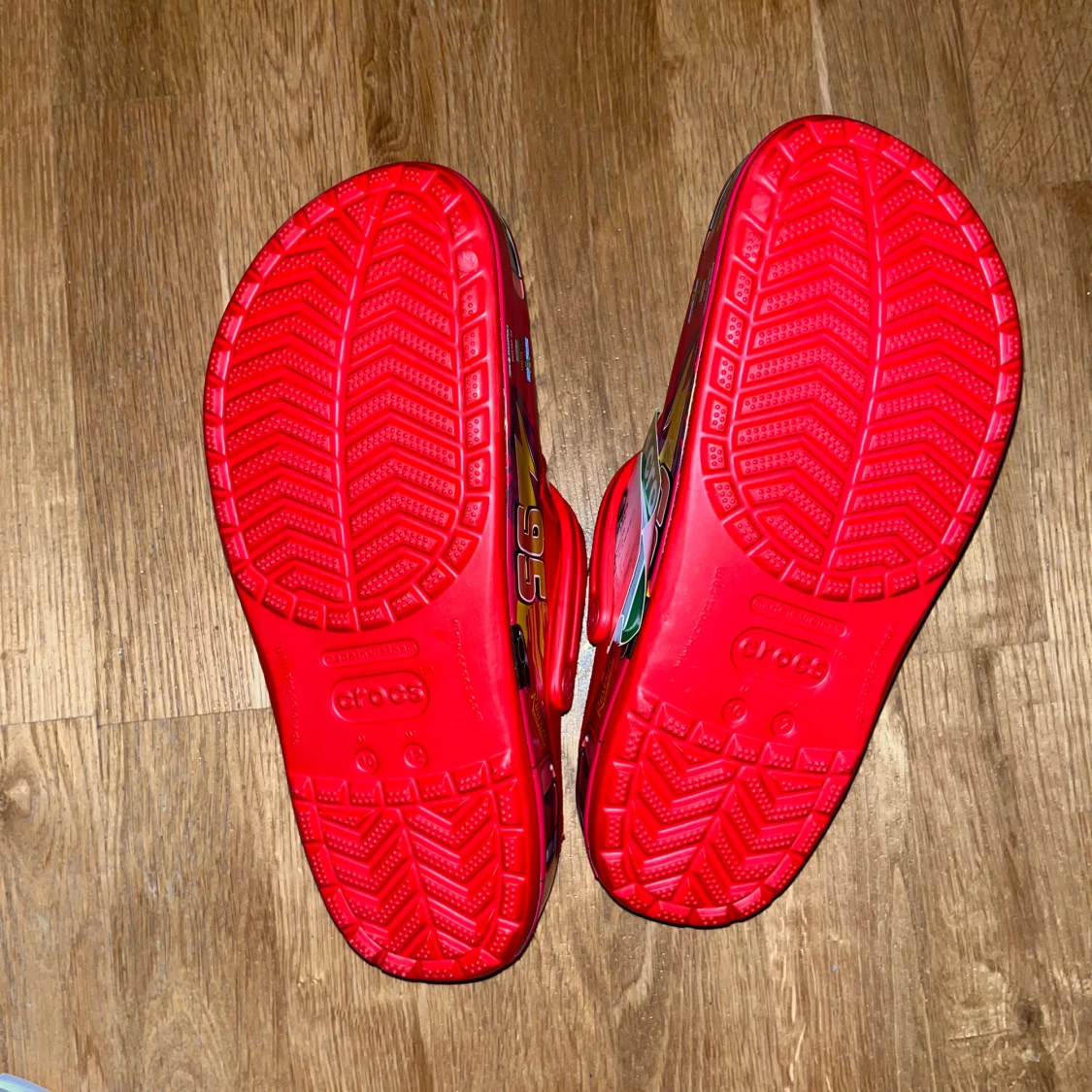 Lightning mcqueen crocs - 2