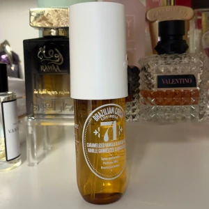 Sol de janero 71 Perfume Mist - Sol de janero 71. Oanvänd 90 ml. Luktar popcorn och smält smör. Perfekt gourmand layer