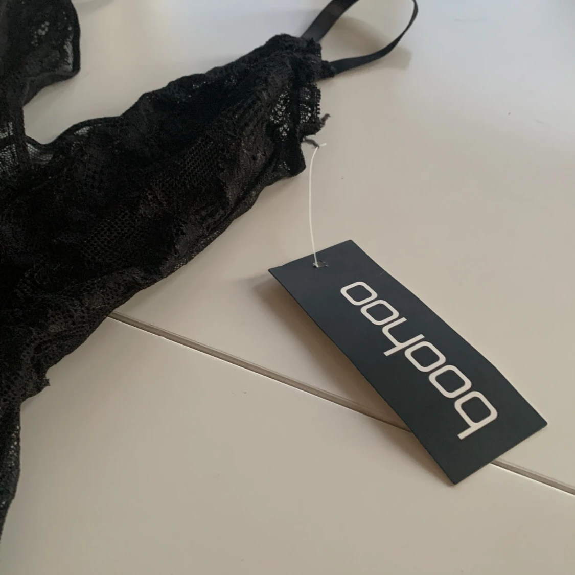 Svart spetsbody från Boohoo🖤✨ - 1