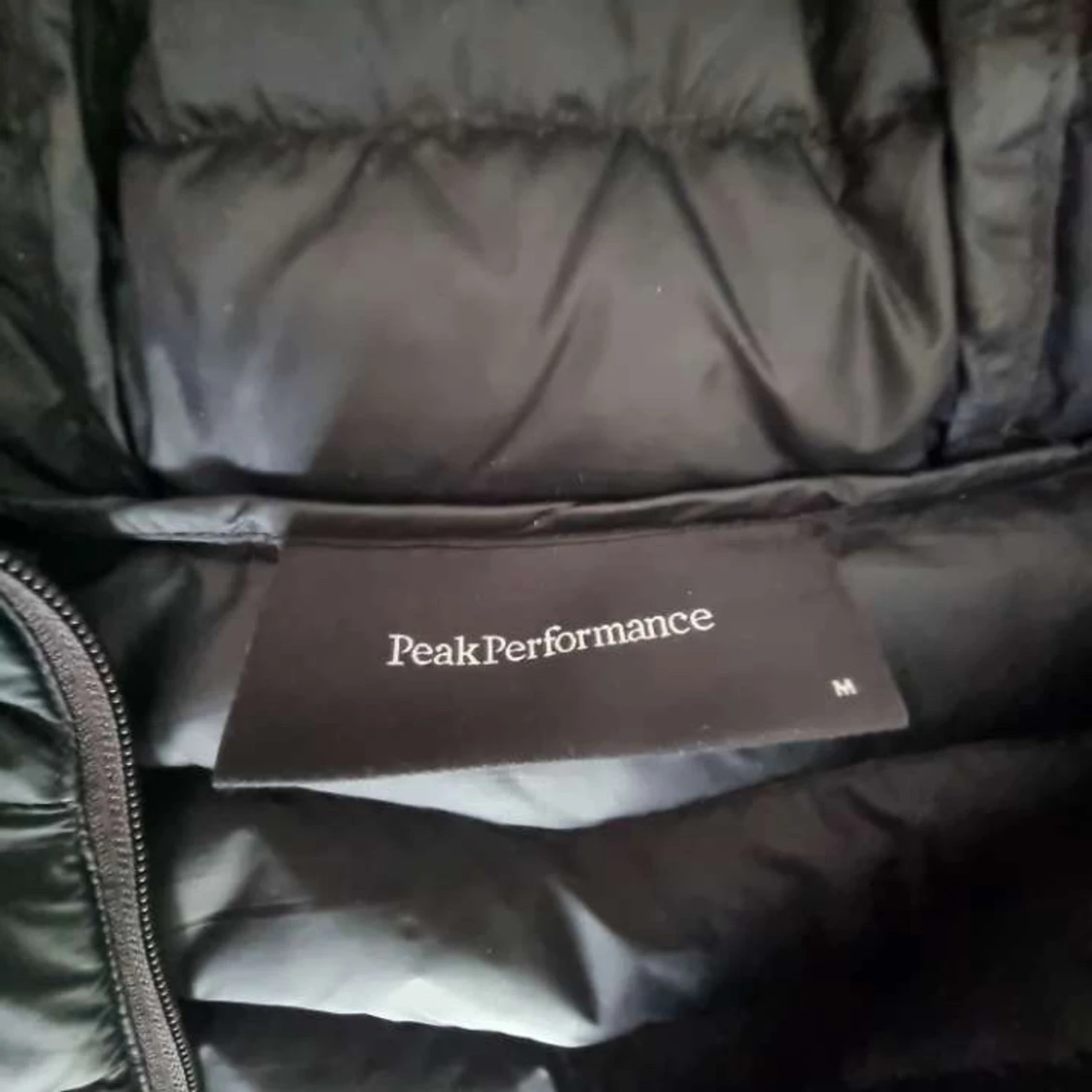 Svart dunjacka från Peak Performance - 3