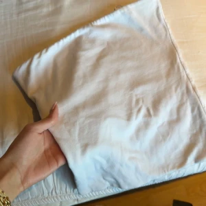 Bandeu top - Basic bandeu topp från bikbok. Bra skick men inte ny, därav priset. Skriv vid frågor❤️