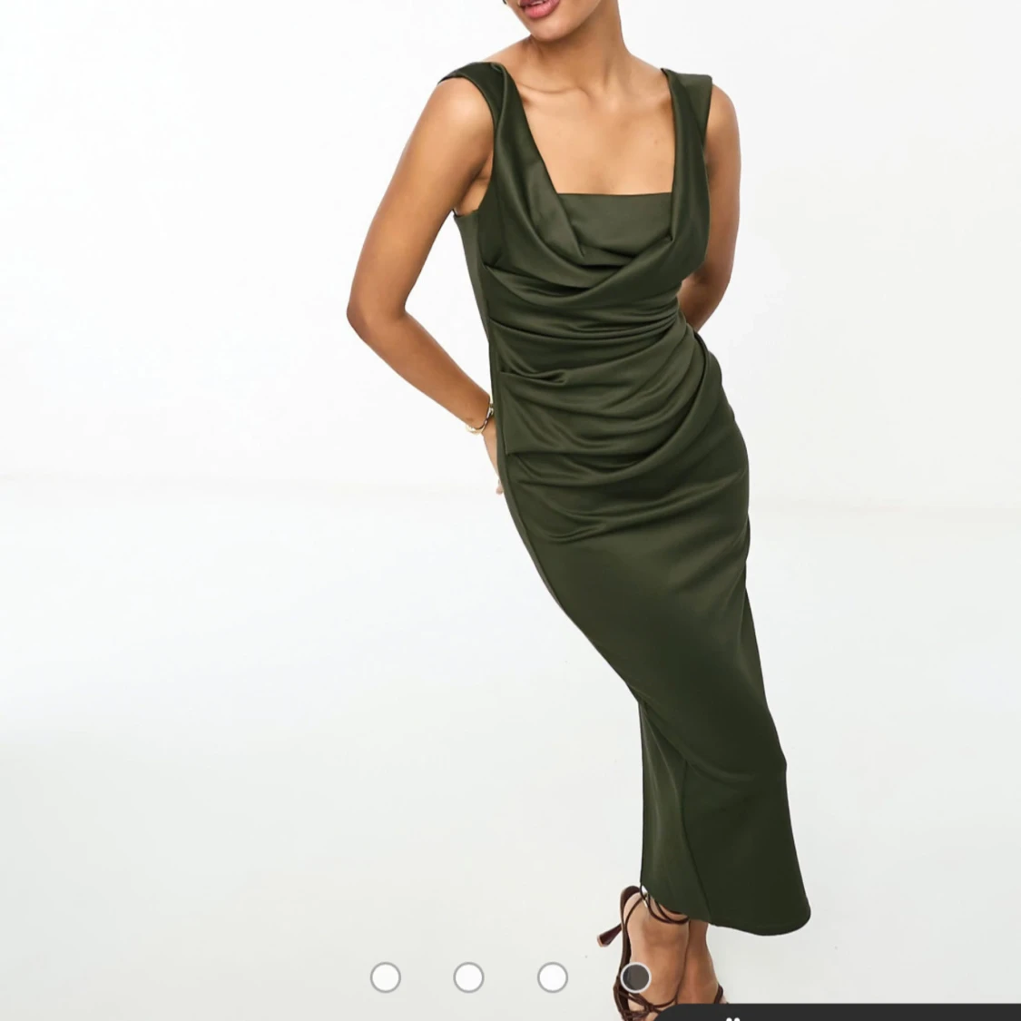 Grön axelbandslös klänning - 3
