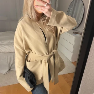 Kappa H&M - Så snygg kappa från H&M!!💖
