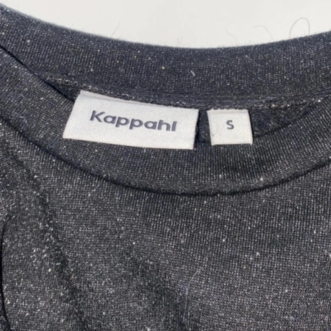 Svart glittrig tröja från Kappahl - 1