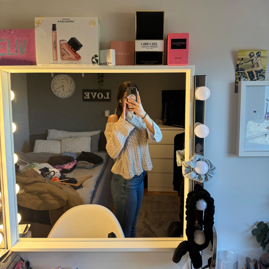 Beige stickad offshoulder tröja - 1