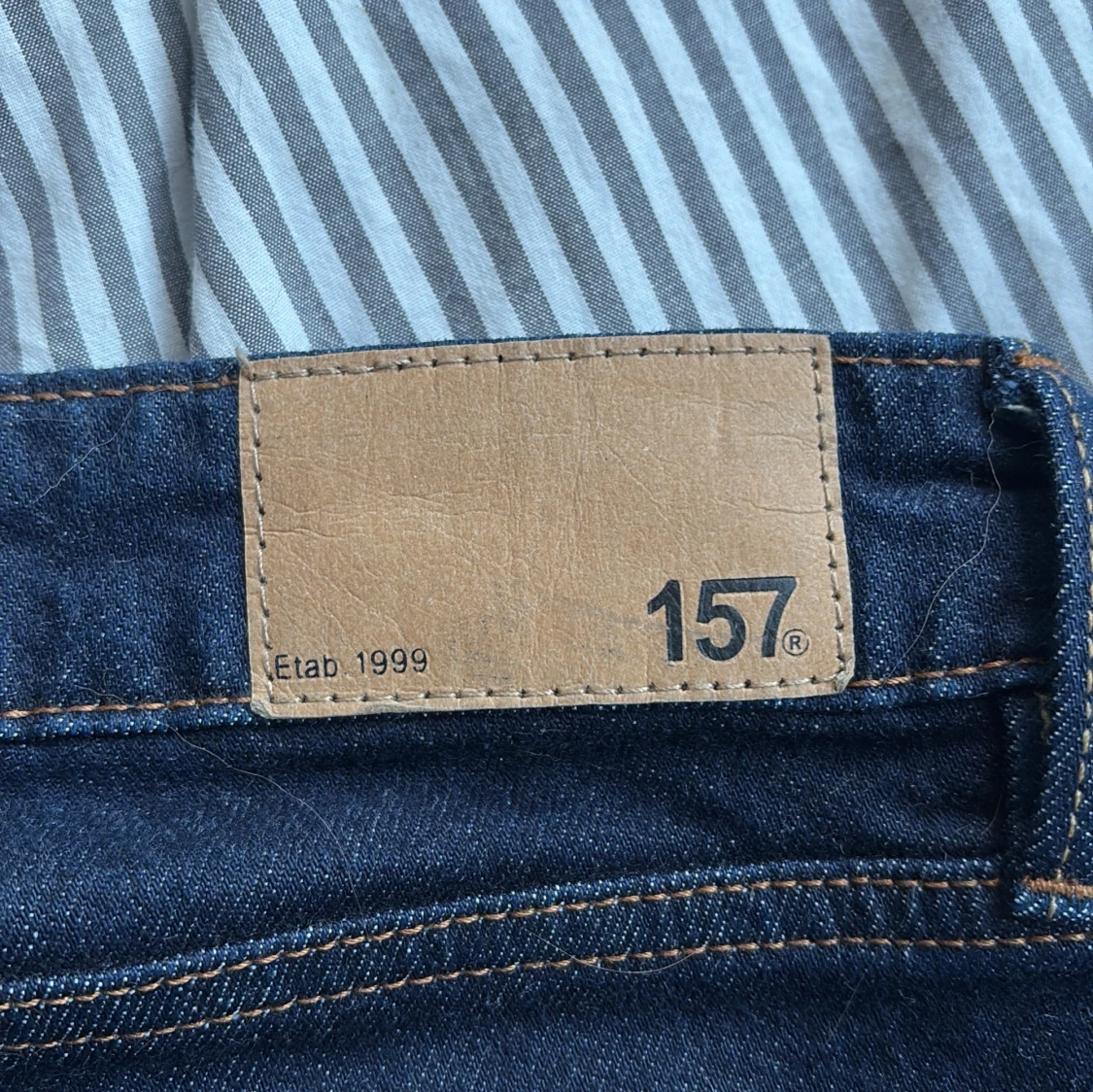 Mörkblå jeans från Lager 157 - 2